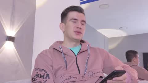 mikael online show from April 7, 2026, 3:29 am