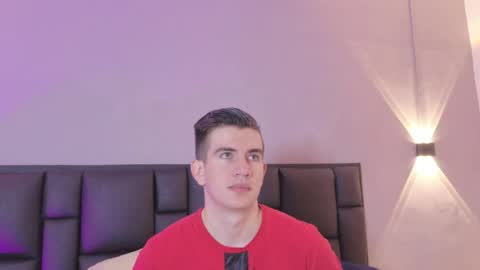 mikael online show from April 19, 2026, 4:45 am