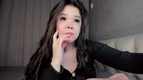 mikasssu online show from December 8, 2024, 11:46 am