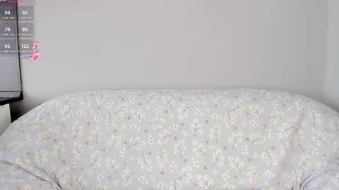 mikasssu online show from September 22, 2025, 11:45 am