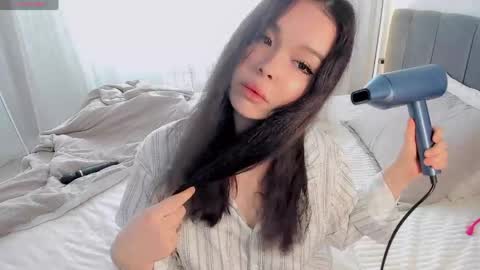 mikasssu online show from April 21, 2026, 10:32 am