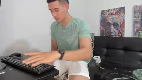 mike3xxx online show from October 2, 2025, 1:56 am