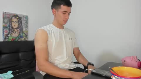 mike3xxx online show from November 13, 2025, 1:04 am