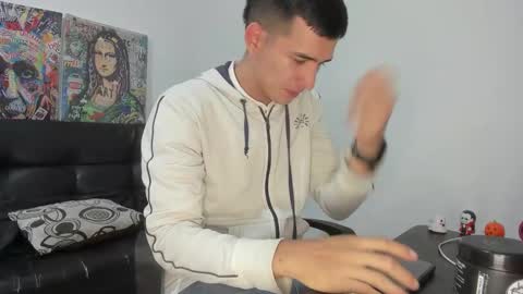 mike3xxx online show from November 23, 2025, 5:29 am