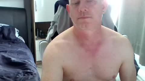 Snapshot of mike454084 chatting on July 7, 2026, 6:01 pm mike454084 online show from July 7, 2026, 6:01 pm