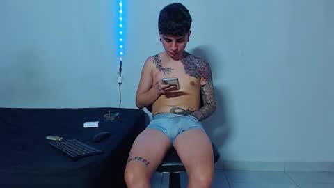 Mike IMDEPENDIENT MODEL online show from November 16, 2025, 2:06 am