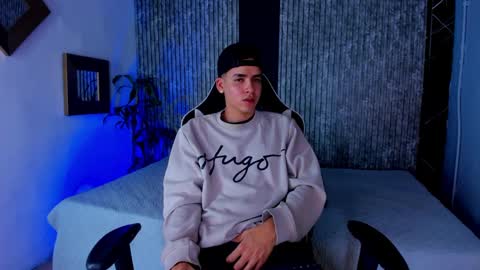 Mike 0233 online show from September 14, 2025, 4:44 am