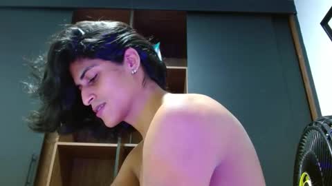 mike_d1030 online show from November 2, 2025, 4:26 am