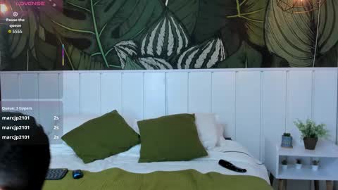 Mike Montoya online show from December 2, 2025, 5:24 am