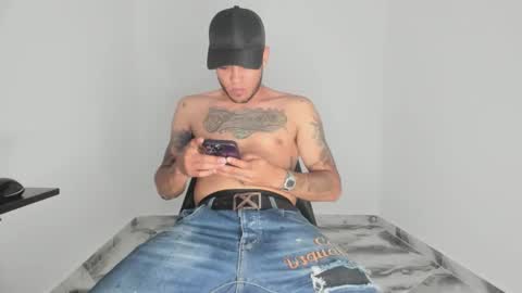 mikee_scooth online show from November 11, 2025, 2:00 am
