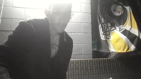 mikenquinn online show from June 16, 2026, 3:42 am