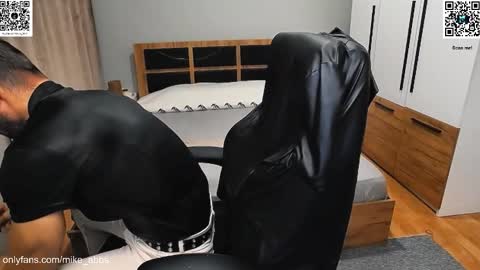 Mike    online show from November 7, 2025, 2:28 pm