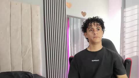 mikey_banji online show from November 6, 2025, 12:28 pm