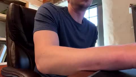 mikeydubs10 online show from May 1, 2026, 2:21 pm