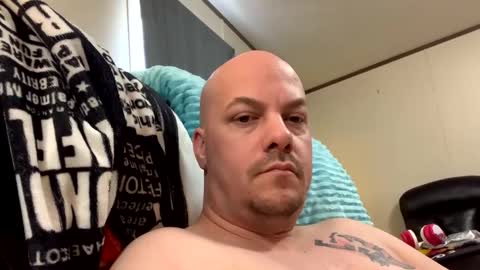 mikeylikesit2222 online show from December 31, 2024, 9:28 pm