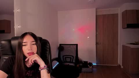 VIOLETAMIKE online show from October 14, 2025, 5:30 am