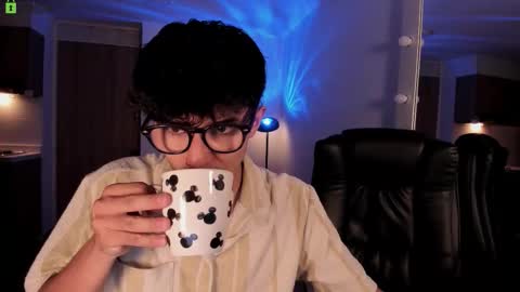 VIOLETAMIKE online show from February 15, 2026, 8:57 am