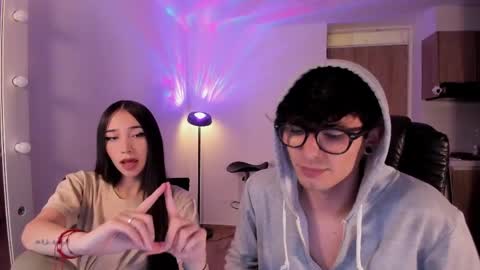 VIOLETAMIKE online show from April 15, 2026, 11:16 pm