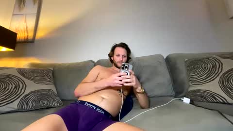 mikeywhite123 online show from February 26, 2025, 4:58 am