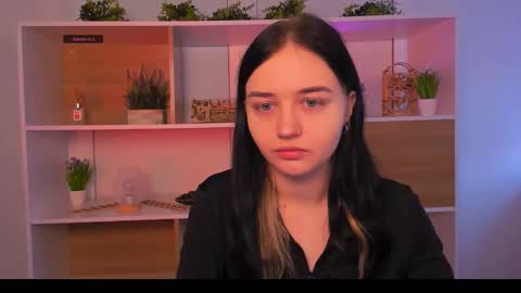 miki_ti online show from October 25, 2025, 8:33 am