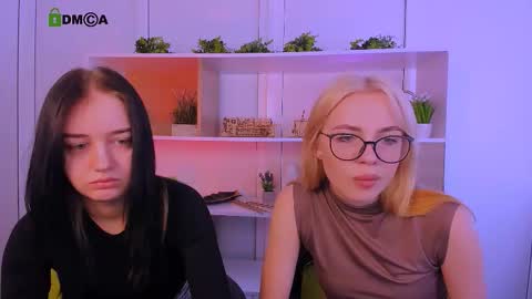 miki_ti online show from October 26, 2025, 9:04 am