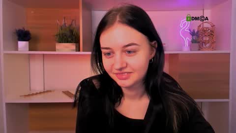 miki_ti online show from November 7, 2025, 5:51 am