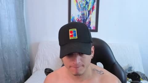 MIKKE online show from November 15, 2025, 1:51 pm