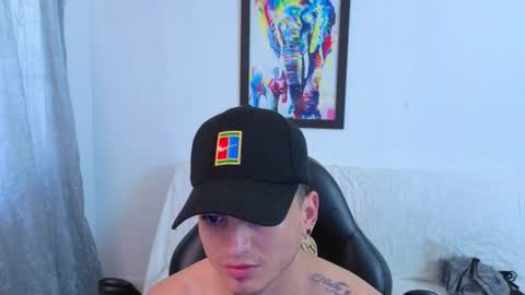 MIKKE online show from November 17, 2025, 2:23 pm