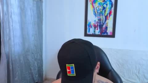 MIKKE online show from November 24, 2025, 1:33 pm