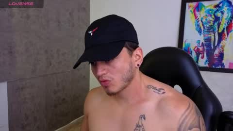 Snapshot of mikke_love chatting on May 25, 2026, 2:56 pm MIKKE online show from May 25, 2026, 2:56 pm