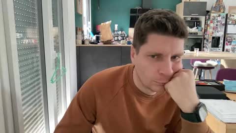 miklp8463 online show from February 3, 2026, 8:41 am