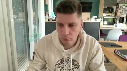 miklp8463 online show from February 5, 2026, 8:08 am