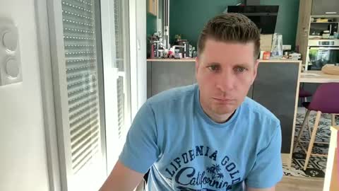 miklp8463 online show from May 22, 2026, 7:26 am