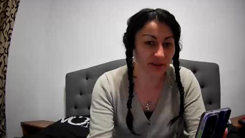 Mikyloveu online show from March 7, 2025, 4:22 pm