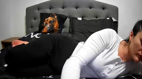 Mikyloveu online show from March 11, 2025, 6:30 pm