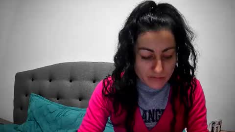 Mikyloveu online show from February 4, 2026, 4:13 pm