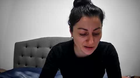 Mikyloveu online show from February 19, 2026, 4:36 pm