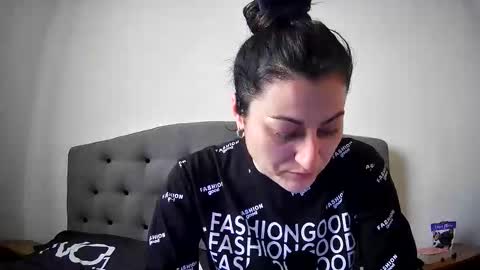 Mikyloveu online show from March 5, 2026, 3:08 pm