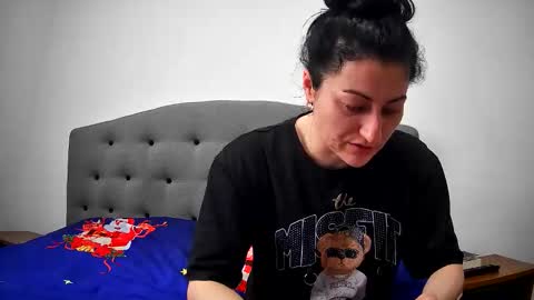 Mikyloveu online show from April 3, 2026, 3:10 pm