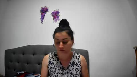 Mikyloveu online show from June 29, 2026, 5:35 pm