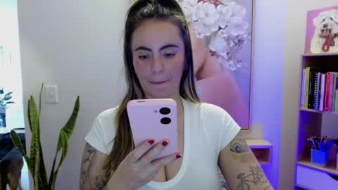 Snapshot of mila23_ chatting on June 3, 2026, 4:23 pm Camila online show from June 3, 2026, 4:23 pm