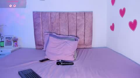 mila_1wood online show from September 29, 2025, 12:43 pm