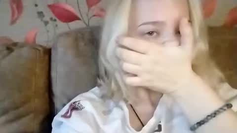 Mila 420 online show from September 14, 2025, 1:43 pm