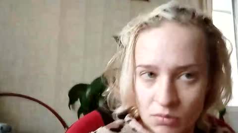 Mila 420 online show from October 31, 2025, 7:09 am