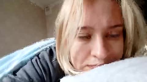 Mila 420 online show from November 18, 2025, 9:47 am