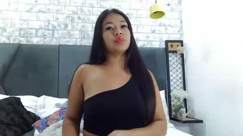 mila_adamss online show from January 20, 2025, 11:24 am