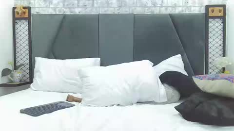 mila_adamss online show from February 12, 2025, 5:26 pm