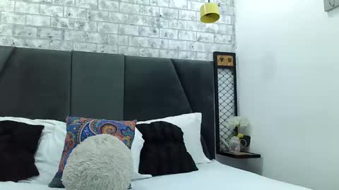 mila_adamss online show from February 13, 2025, 11:39 am