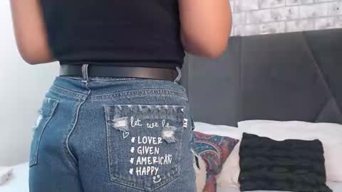 mila_adamss online show from October 17, 2025, 9:23 am