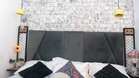 mila_adamss online show from November 24, 2025, 11:21 am